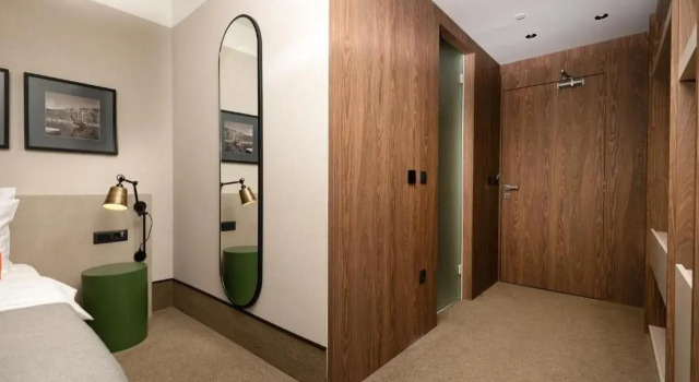 Infinity Hotel & More