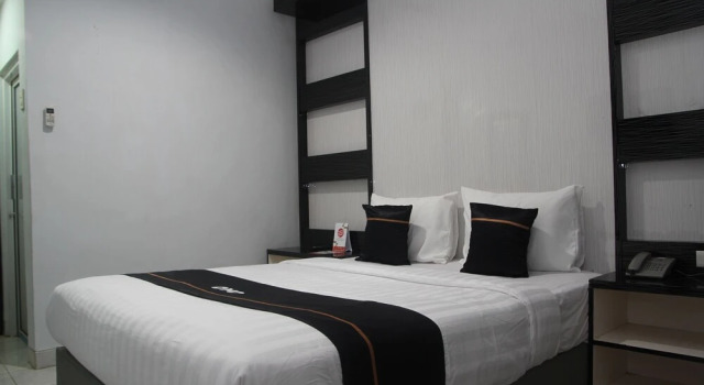 Hotel Grand Sabrina by OYO Rooms, Rezerwuj Hotel Pangkalpinang Sumatra