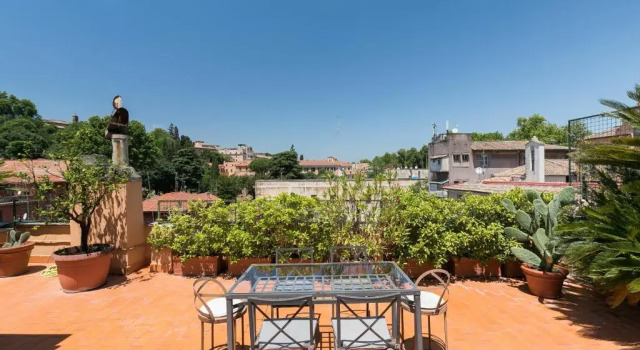 Trastevere Charming Penthouse, Забронировать Отель Отели Рима 4 звезды, 4*