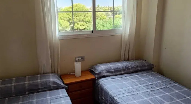 Lovely 2 Bedroom, 2 Bathroom Apartment With Pool, Забронировать Апартаменты/квартира Отели Рокетас-де-Мар с парковкой, Парковка