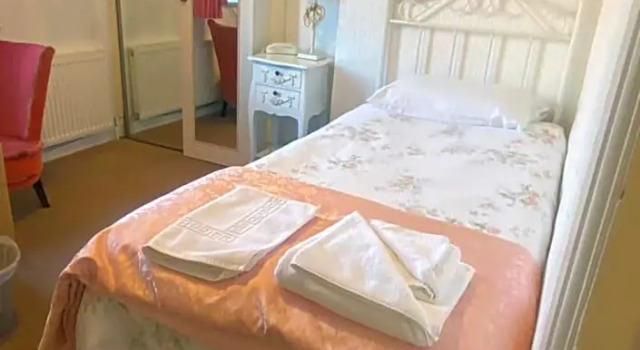 Номер Standard Parlors Hall Hotel