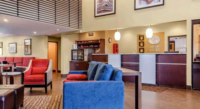 Comfort Suites Louisville East, จอง โรงแรม Douglass Hills Louisville Metropolitan Area