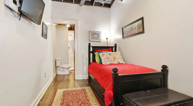 2038 Iberville Studio Rear 2BD, Забронировать Апартаменты/квартира Апартаменты Нового Орлеана, рядом с Mortuary Chapel, Апартаменты/квартира
