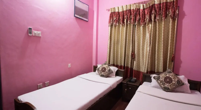 SPOT ON 617 Hotel Hemant