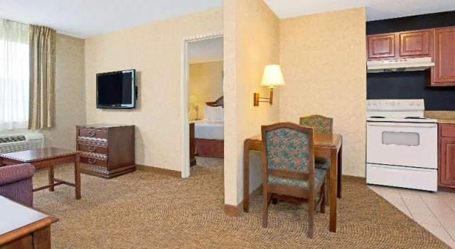 Четырёхместный люкс Hawthorn Extended Stay by Wyndham Cincinnati/Sharonville