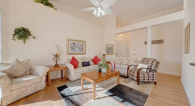 Mediterranean Style 3 Bed Villa With Pool, Davenport, US