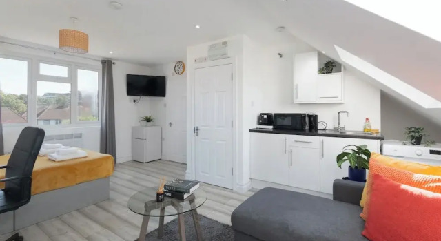 City Apartment - Sleeps 4 & Free Parking