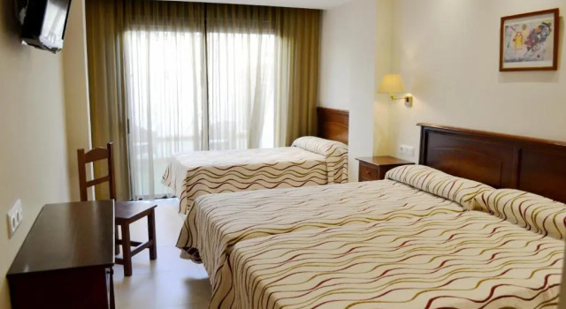 Трёхместный номер Hotel Tarik