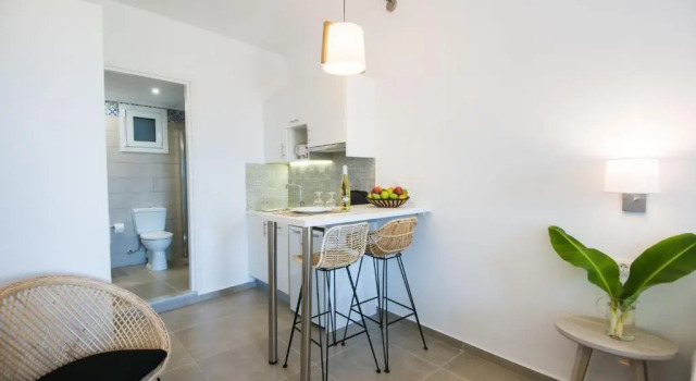 Студия Superior Mirabella Apartments