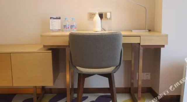 Двухместный номер Standard Lavande Hotel·Guangzhou Luoxi Xiajiao Metro Station