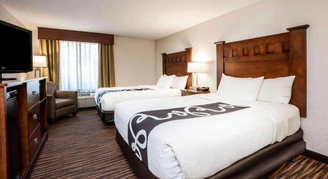 Четырёхместный номер Standard La Quinta Inn by Wyndham Bend