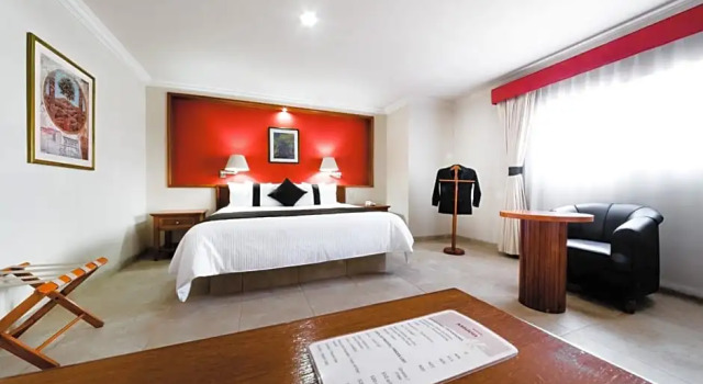 Люкс с красивым видом из окна Mision Express Celaya