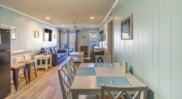 Апартаменты Myrtle Beach Condo w/ Balcony + Ocean Views!