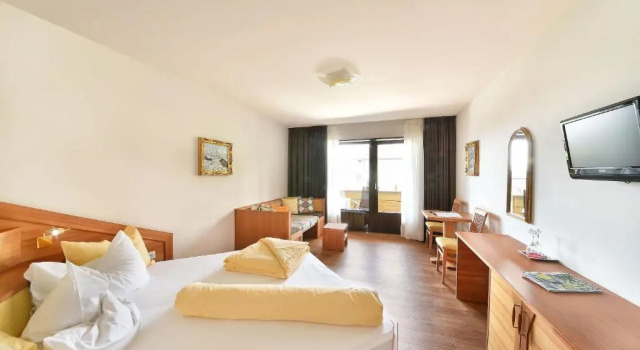 Люкс Classic JOHAN - Rooms & Breakfast Merano