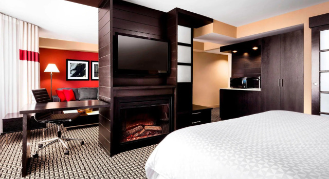 Двухместный люкс Four Points by Sheraton Mississauga Meadowvale