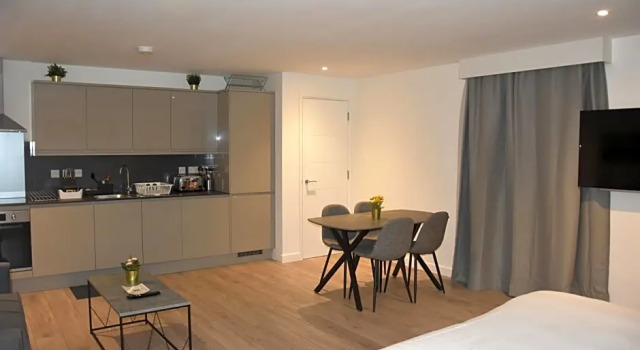 Студия Superior Hampton Suites Serviced Apartments