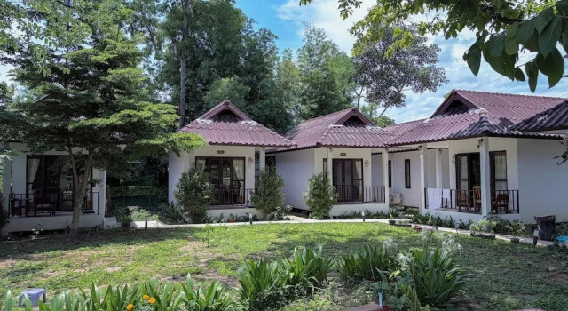 Коттедж Deluxe с балконом и с видом на сад A-Thip House