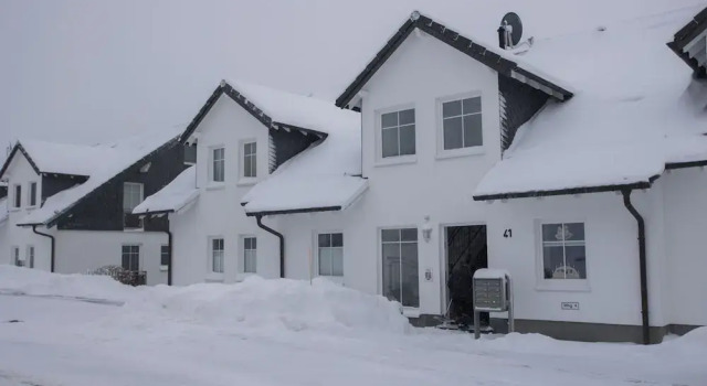 Апартаменты Bright Flat in Neuastenberg With Terrace