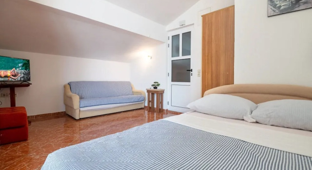 Студия Comfort с балконом и с частичным видом на море Apartments Villa Dom