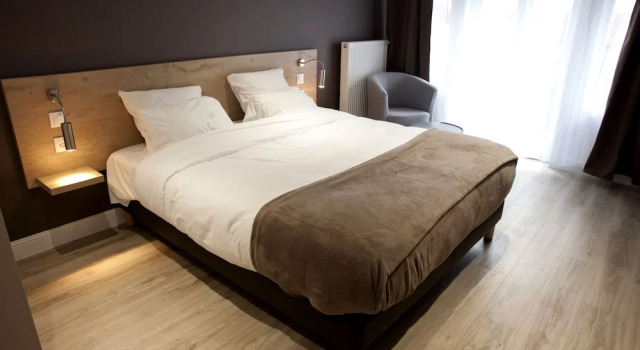 Hotel des voyageurs, Boek Hotel Vandieres 
