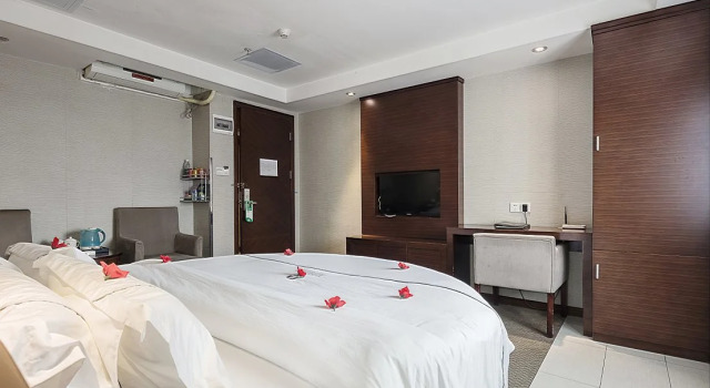 Huangpu Hotel