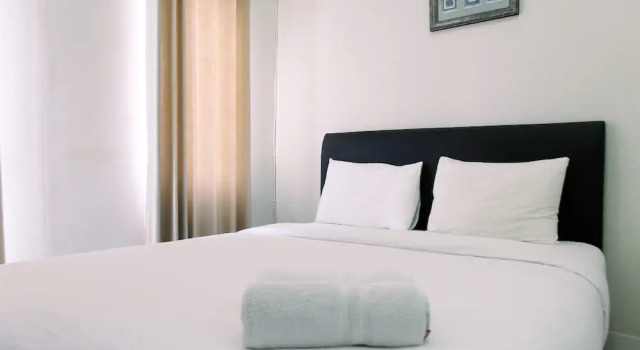 Best Location Studio Easton Apartment, Book Apartment Hotels in South Tangerang with a Pool, Swimming Pool