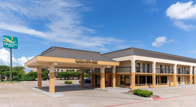Quality Inn Arlington, Rezerwuj Hotel Arlington Dallas - Fort Worth Metropolitan Area