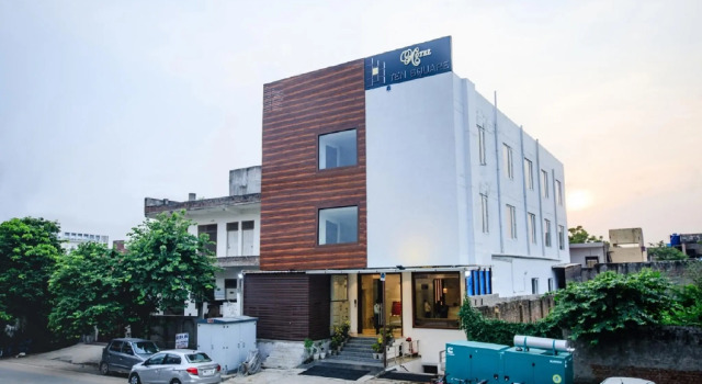 HOTEL TEN SQUARE - 5 Minutes from The Taj Mahal, Забронировать Отель Отели Нагла-Димар 3 звезды, 3*
