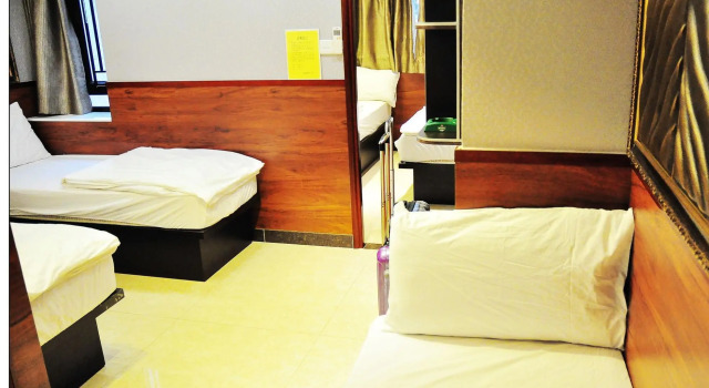 Семейный номер Standard RaiLei Hotel