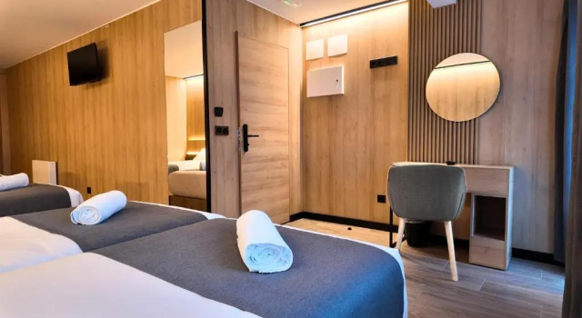 Четырёхместный номер Deluxe Hotel Catanies