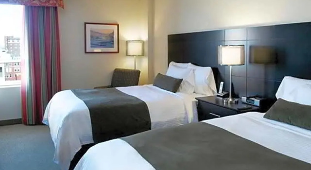 Четырёхместный номер Standard Delta Hotels by Marriott Trois Rivieres Conference Centre