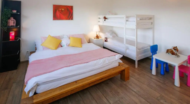 Modern and Cosy 5 Rooms Penthouse With Stunning View, Book Hotel 3-stjernede hoteller i Triesen, 3*
