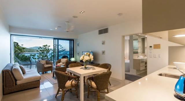Northcape 1 Ocean Front 4 Bedroom - Pool, Забронировать Отель Отели Острова Гамильтон с парковкой, Парковка
