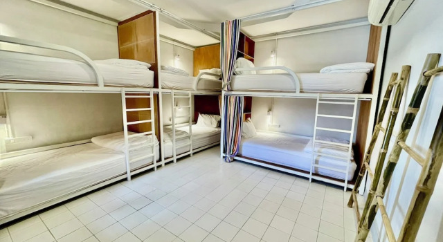 Кровать в общем номере (женский номер) Secret Corner Boutique Stay