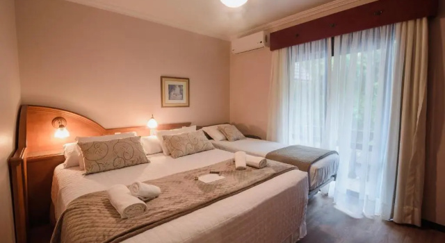 Трёхместный номер Standard с балконом Hotel Vista do Vale