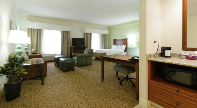 Студия Hampton Inn Hickory