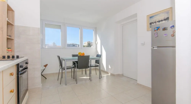 Апартаменты Spacious apartment Neven near center, with two AC units