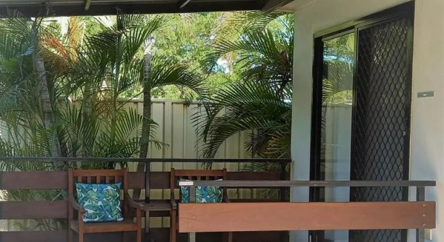 Апартаменты Emerald Motel Apartments