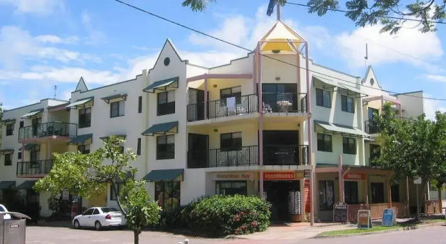 Magnetic Sunsets, Book Bed and Breakfast Hoteller i Magnetic Island med pool, Swimmingpool