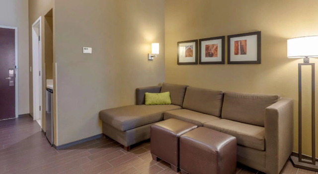 Четырёхместный люкс Comfort Suites St George - University Area