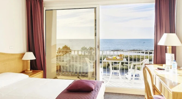 Двухместный номер Classic с балконом и с видом на море Hôtel Édenia - Spa Estime&Sens