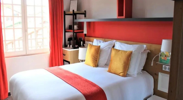 Полулюкс Standard Hôtel Berria par La Maison de Pierre