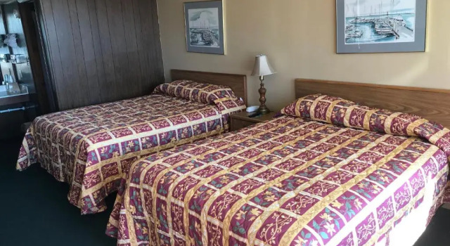 Номер Standard Budget Host Village Inn