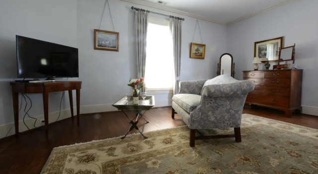 Коттедж Classic Woodville Bed and Breakfast