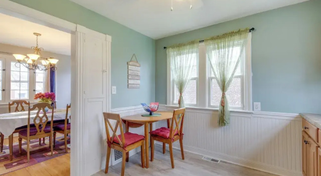 Inviting Vacation Home: 2 Mi to Mill Creek Falls!