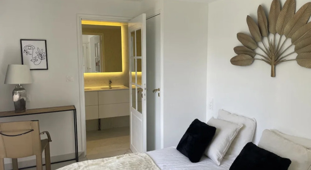 Petite Chambre Confort Piscine Jardin vue Palmraie, Rezerwuj Hotel Aix-en-Provence Carros