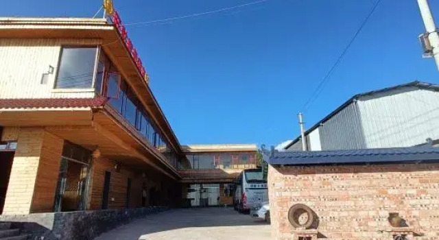 Red Land Wangcai Resort, Rezerwuj Ośrodek wypoczynkowy Hotele w Kunming z parkingiem, Parking