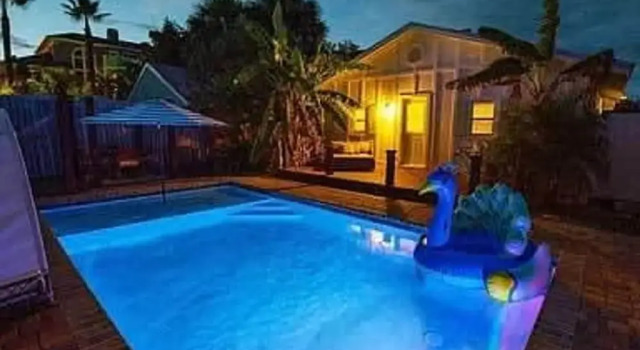 Коттедж Mariners Cottage Steps to Sand Sparkling Pool
