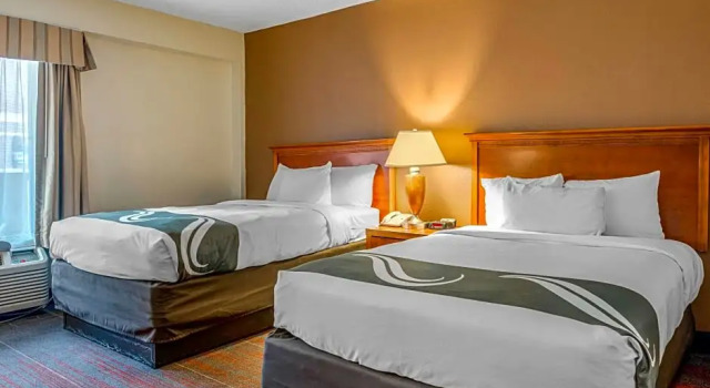Люкс Quality Inn Savannah Historic District