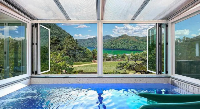 ello-el kids Pool Villa Pension